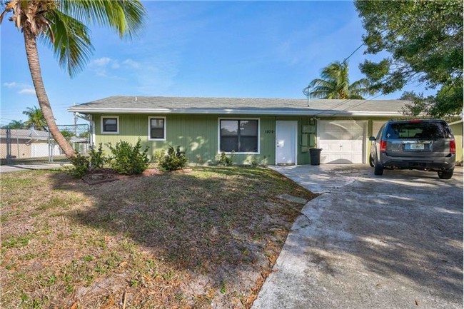 1909 Wheeler Rd-Unit -b in North Palm Beach, FL - Foto de edificio - Building Photo