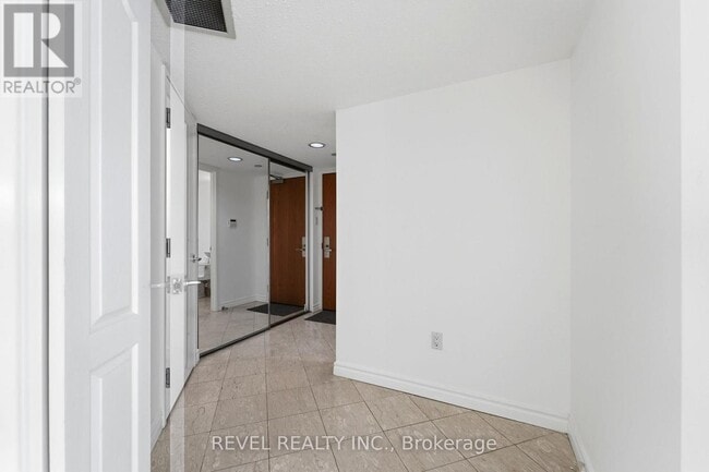 38 Elm St in Toronto, ON - Building Photo - Building Photo