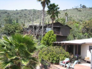 Multi-Family Compound in Lakeside, CA - Foto de edificio - Building Photo