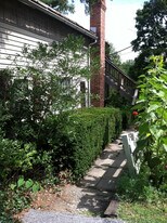 1014 Beekman Rd in Hopewell Junction, NY - Building Photo