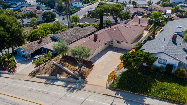 1830 Illion St in San Diego, CA - Building Photo - Building Photo