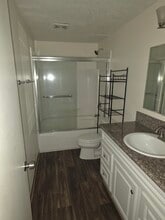 256 Powell St E, Unit 256-2 in Monmouth, OR - Foto de edificio - Building Photo