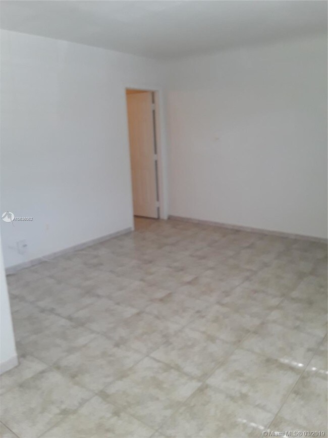 2101 Bay Dr-Unit -1 in Miami, FL - Building Photo - Building Photo