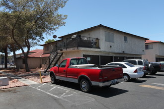 Maryland Haciendas in Las Vegas, NV - Building Photo - Building Photo