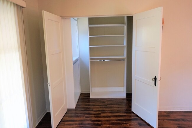 570 N El Molino Ave, Unit 570 in Pasadena, CA - Building Photo - Building Photo