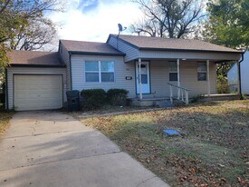 1426 Maple Dr in Midwest City, OK - Building Photo