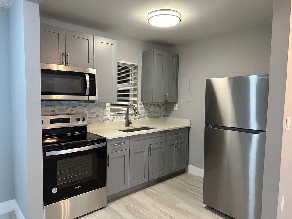 1337 NW 1st St, Unit #6 in Miami, FL - Foto de edificio