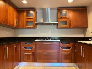 107 N Swall Dr in Los Angeles, CA - Building Photo - Building Photo