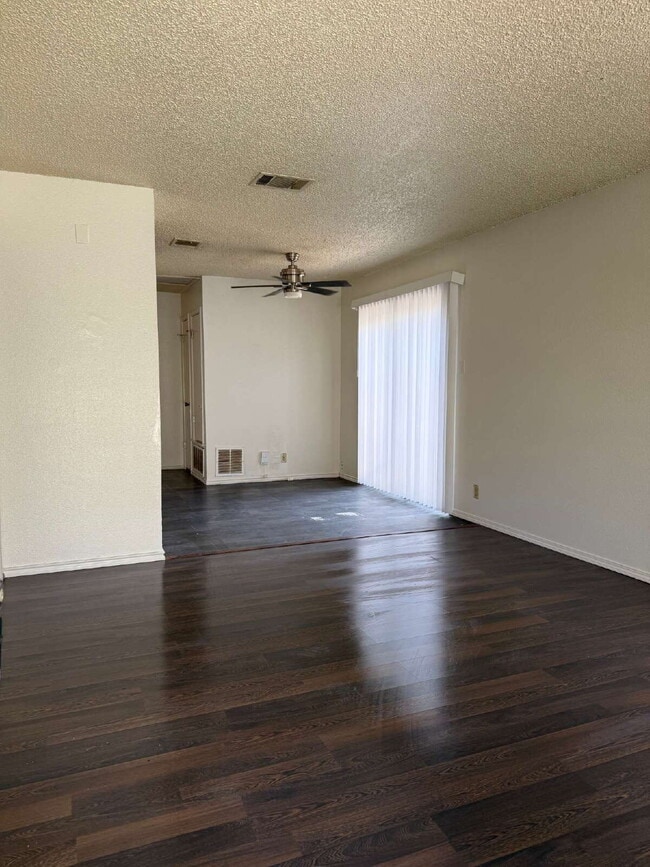 5221 Meadow Rise St in San Antonio, TX - Building Photo - Building Photo