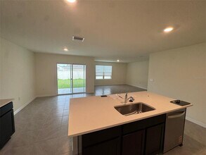 1918 NW 246th Ter in Newberry, FL - Building Photo - Building Photo