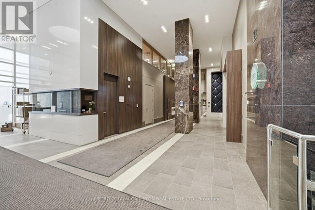 1035 Bank St in Ottawa, ON - Building Photo - Building Photo