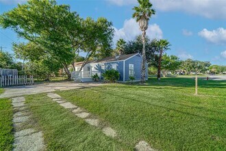 201 19th St N in Texas City, TX - Building Photo - Building Photo