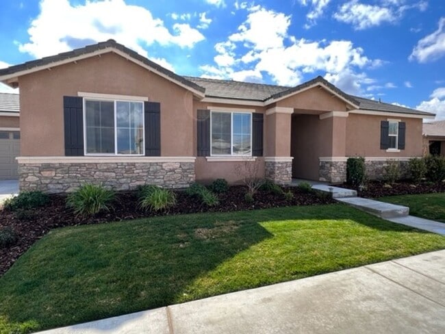 3205 N Noyes Ct in Visalia, CA - Building Photo - Building Photo