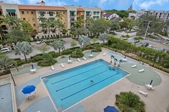 600 Biltmore Way, Unit 616 in Coral Gables, FL - Foto de edificio - Building Photo