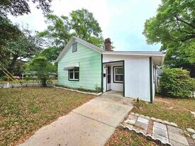 511 E La Rua St in Pensacola, FL - Building Photo