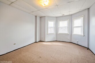 4119 W Montrose Ave in Chicago, IL - Building Photo - Building Photo