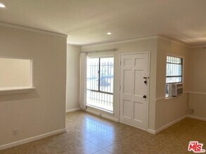 5784 Corbett St in Los Angeles, CA - Building Photo - Building Photo