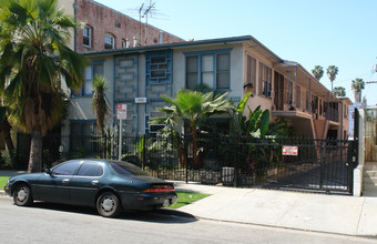 333 S Gramercy Pl in Los Angeles, CA - Building Photo - Building Photo