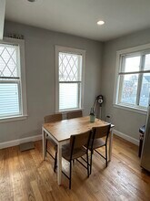 194 Marion St, Unit 2 in Boston, MA - Foto de edificio - Building Photo