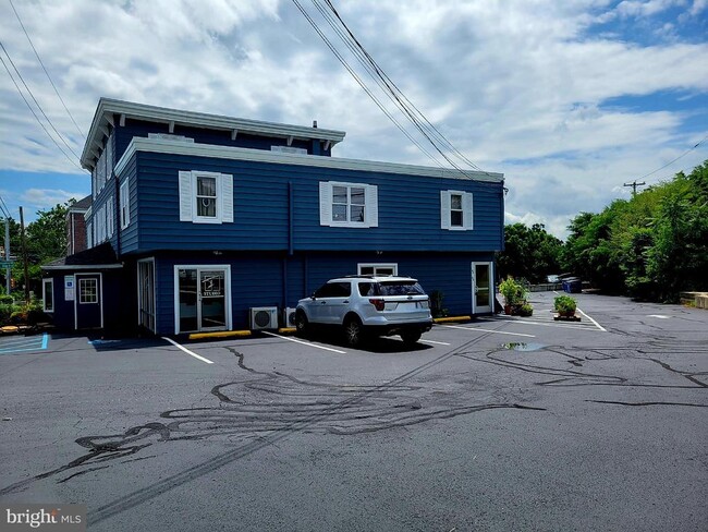 property at 25 E Bridge St