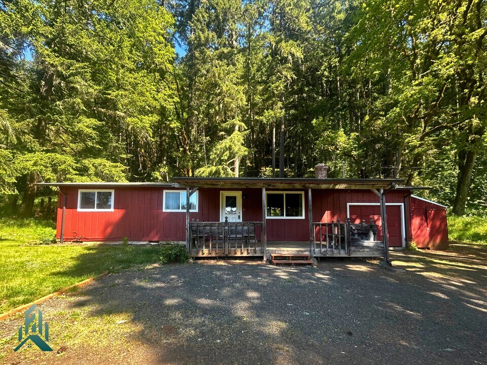 23755 Priest Rd in Philomath, OR - Building Photo