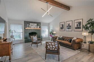 1607 Cimarron Trail in Grapevine, TX - Building Photo - Building Photo