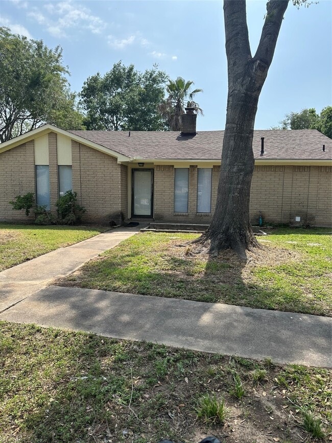 property at 3310 Hilton Head Ct