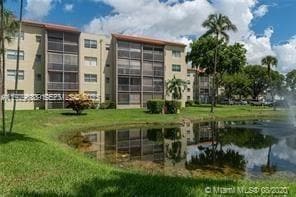 1820 SW 81st Ave in North Lauderdale, FL - Foto de edificio - Building Photo