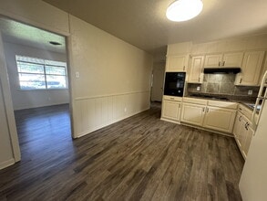 484 Everett Ave in Stephenville, TX - Building Photo - Building Photo