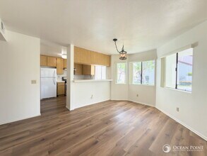 1263 Calle Bonita in Camarillo, CA - Building Photo - Building Photo