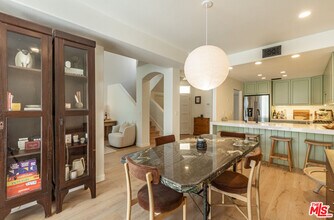 6485 Zuma View Pl in Malibu, CA - Building Photo - Building Photo
