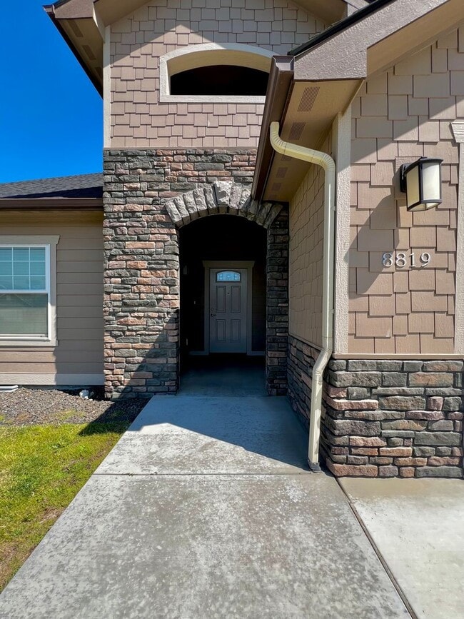 8819 Kail Dr in Yakima, WA - Building Photo - Building Photo