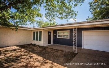 3111 49th St in Lubbock, TX - Building Photo - Building Photo