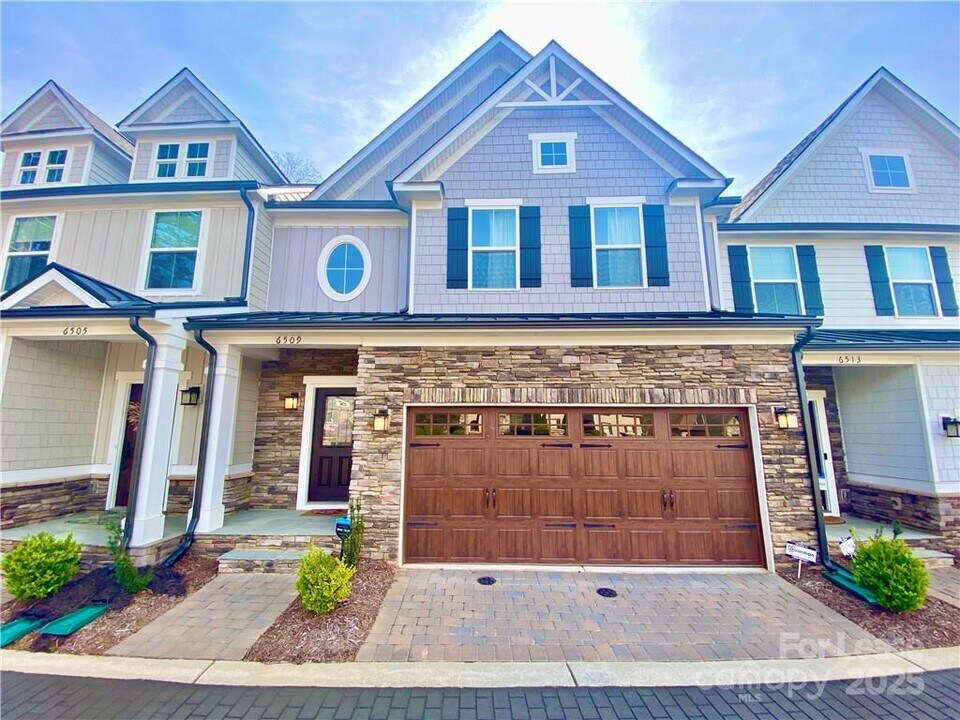 6509 Winterfell Ct in Charlotte, NC - Foto de edificio