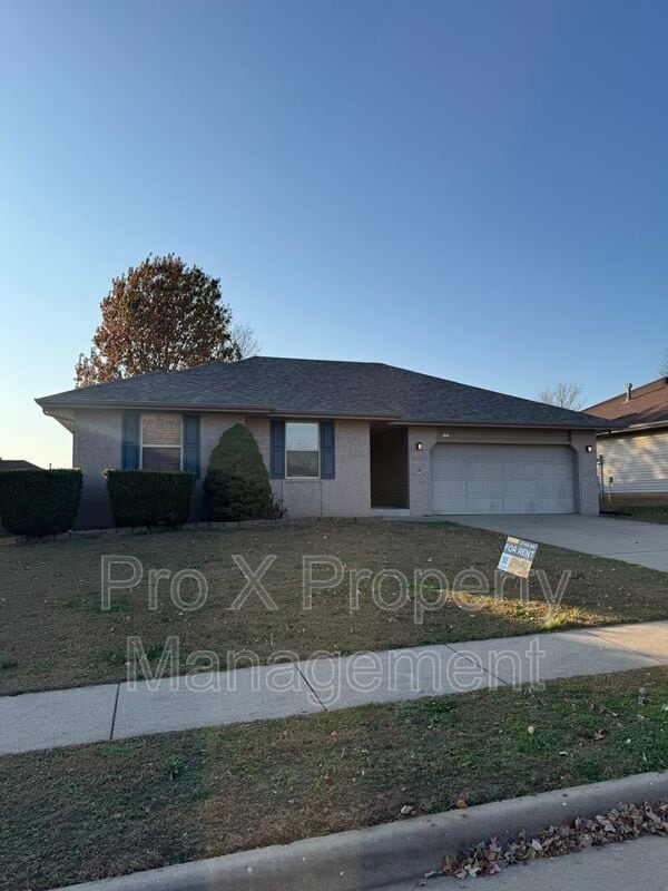 property at 841 S Hazelnut Ave