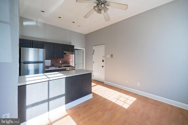 2123 Spring Garden St in Philadelphia, PA - Building Photo - Building Photo