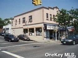 102-01 Northern Blvd in Queens, NY - Building Photo