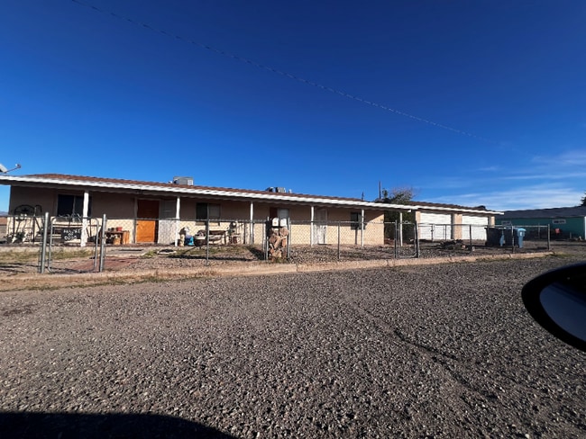 137 San Carlos St in Needles, CA - Building Photo - Building Photo