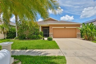 1703 Bonita Bluff Ct in Ruskin, FL - Building Photo
