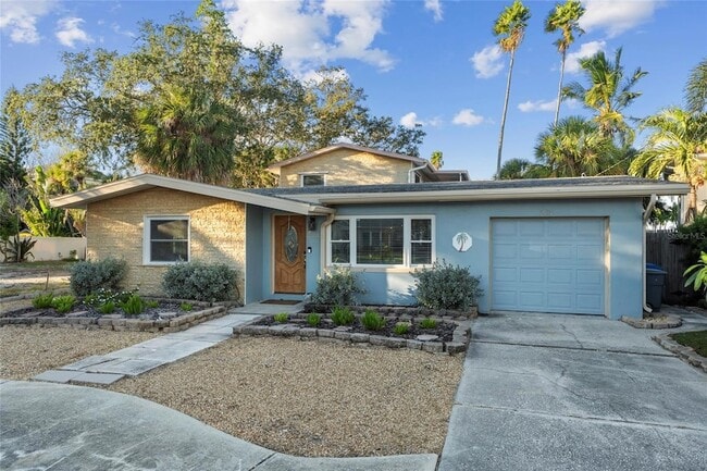 284 44th Ave in St Pete Beach, FL - Foto de edificio - Building Photo