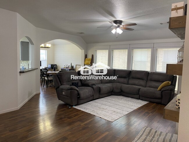 7910 Misty Moon in San Antonio, TX - Building Photo - Building Photo