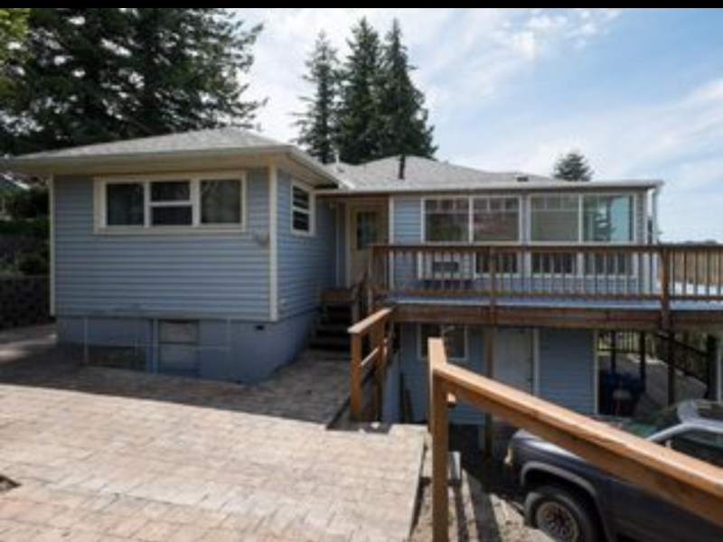 167 SE Douglas St in Toledo, OR - Building Photo