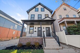 25 Lembeck Ave in Jersey City, NJ - Building Photo