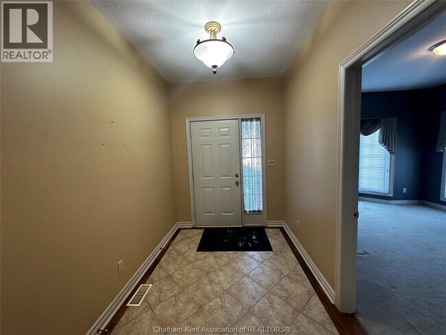 10 Home Pl in Chatham, ON - Building Photo - Building Photo