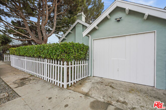 726 Pier Ave in Santa Monica, CA - Building Photo - Building Photo