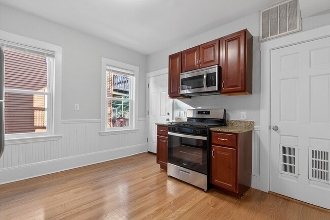property at 17 Chelmsford St