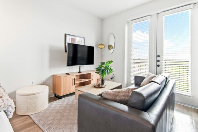 714 Richmond Ave in Houston, TX - Building Photo - Building Photo