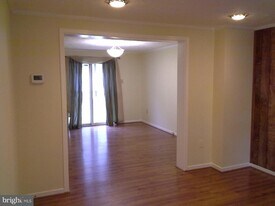 19419 Kildonan Dr in Gaithersburg, MD - Building Photo