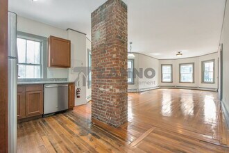 19 Arnold St in Providence, RI - Building Photo - Building Photo