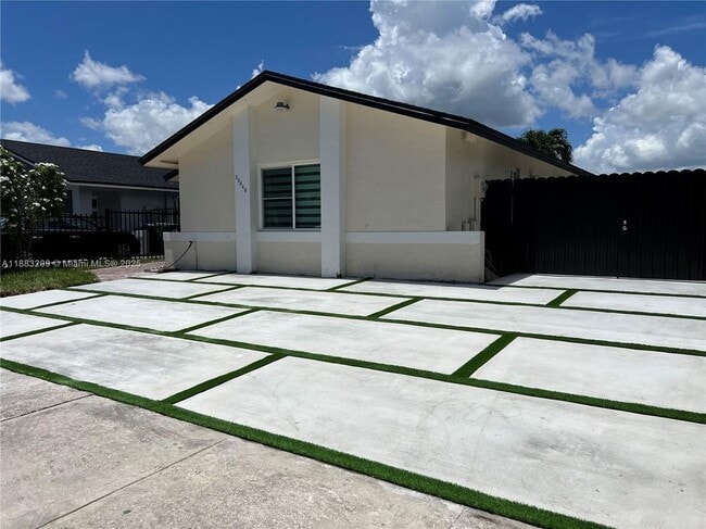 20848 SW 118th Ave in Miami, FL - Building Photo - Building Photo
